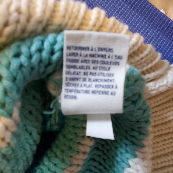 American Eagle Sweater - Picture 5 of 5